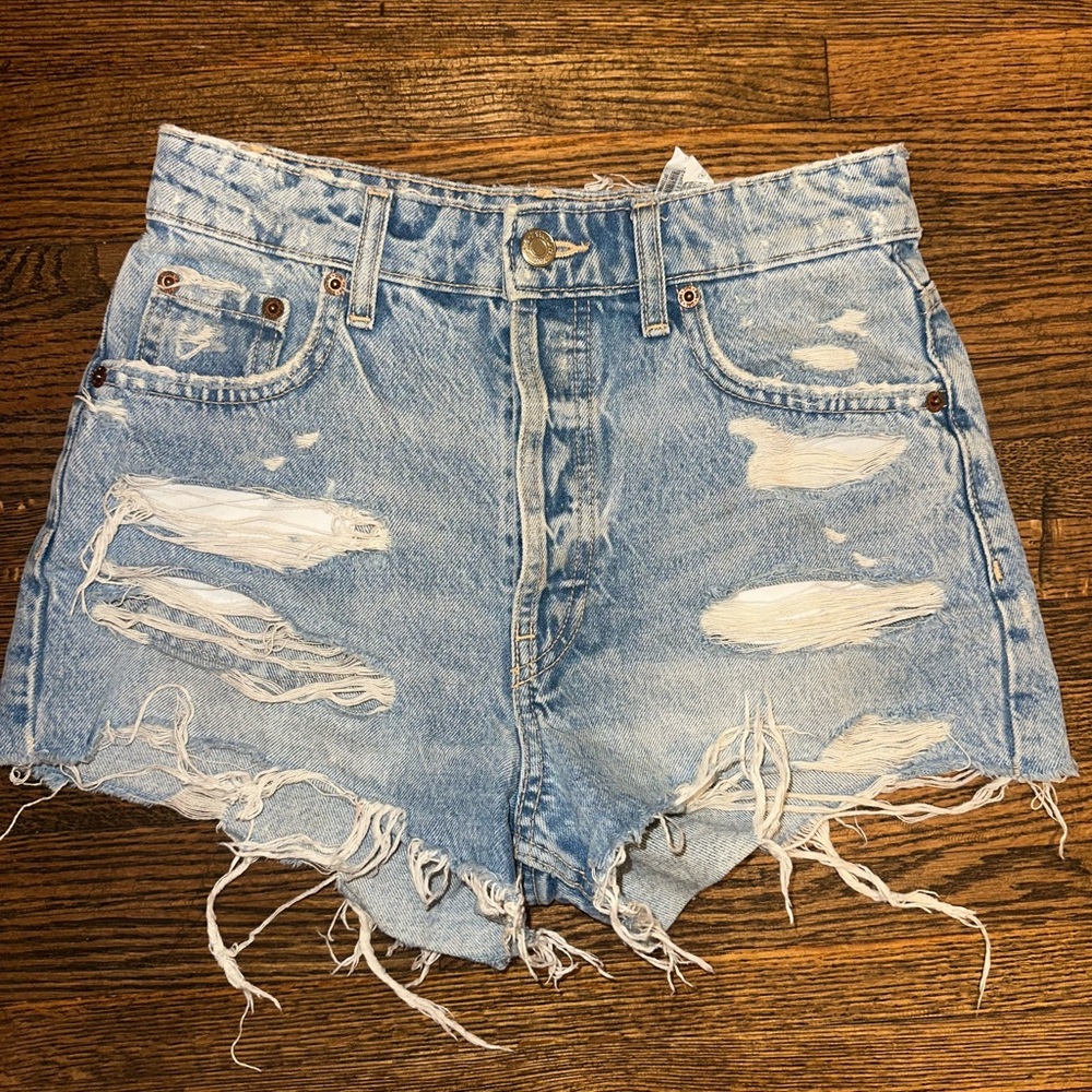 Zara Jean Short Rips Button Fly Vintage Wash